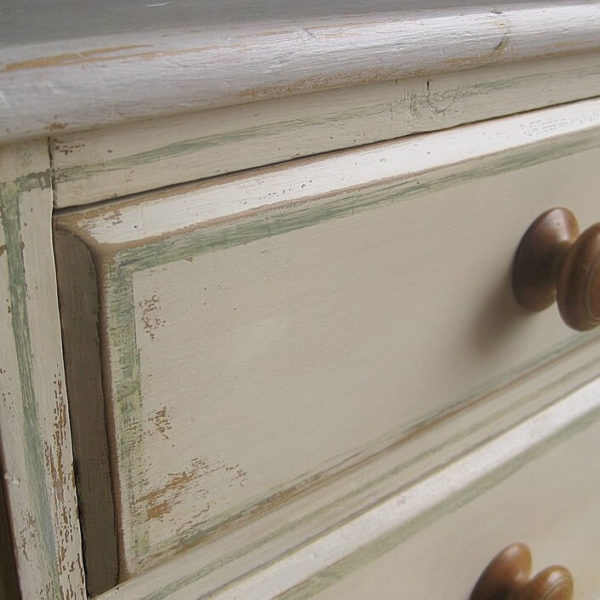 drawers to painted Victorian chest of drawers