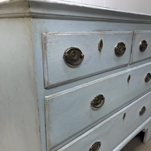 Distressed painted furniture